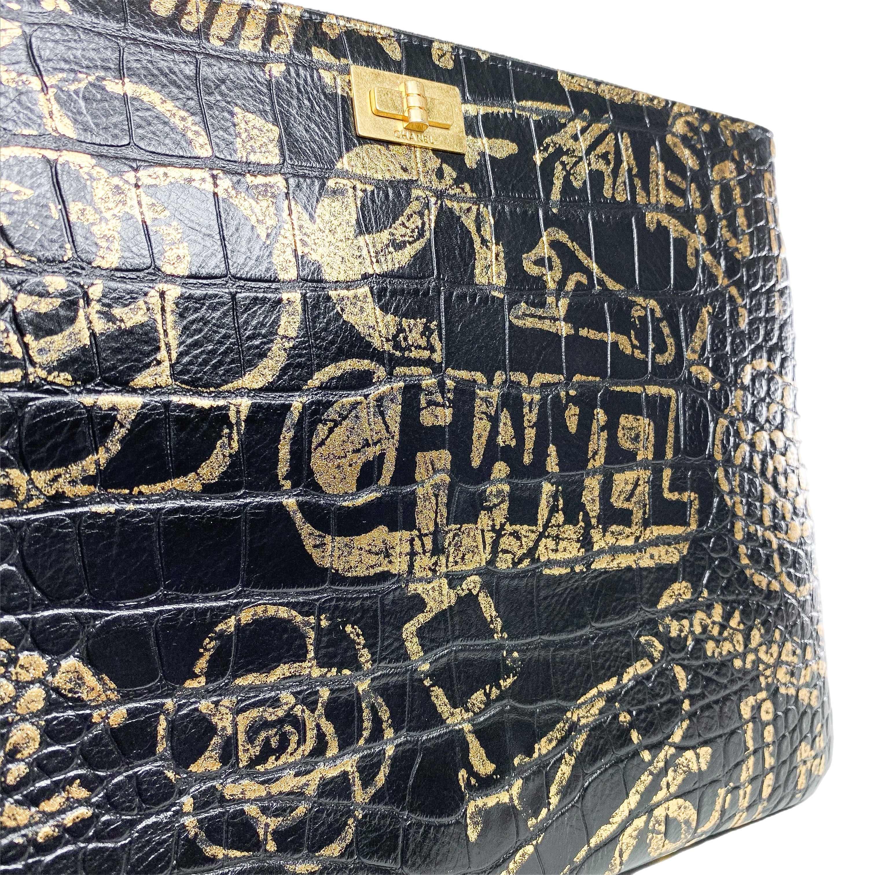 Chanel Black Gold Crocodile Embossed Calfskin Graffiti 2.55 Medium Cocodile Reissue Cosmetic Case