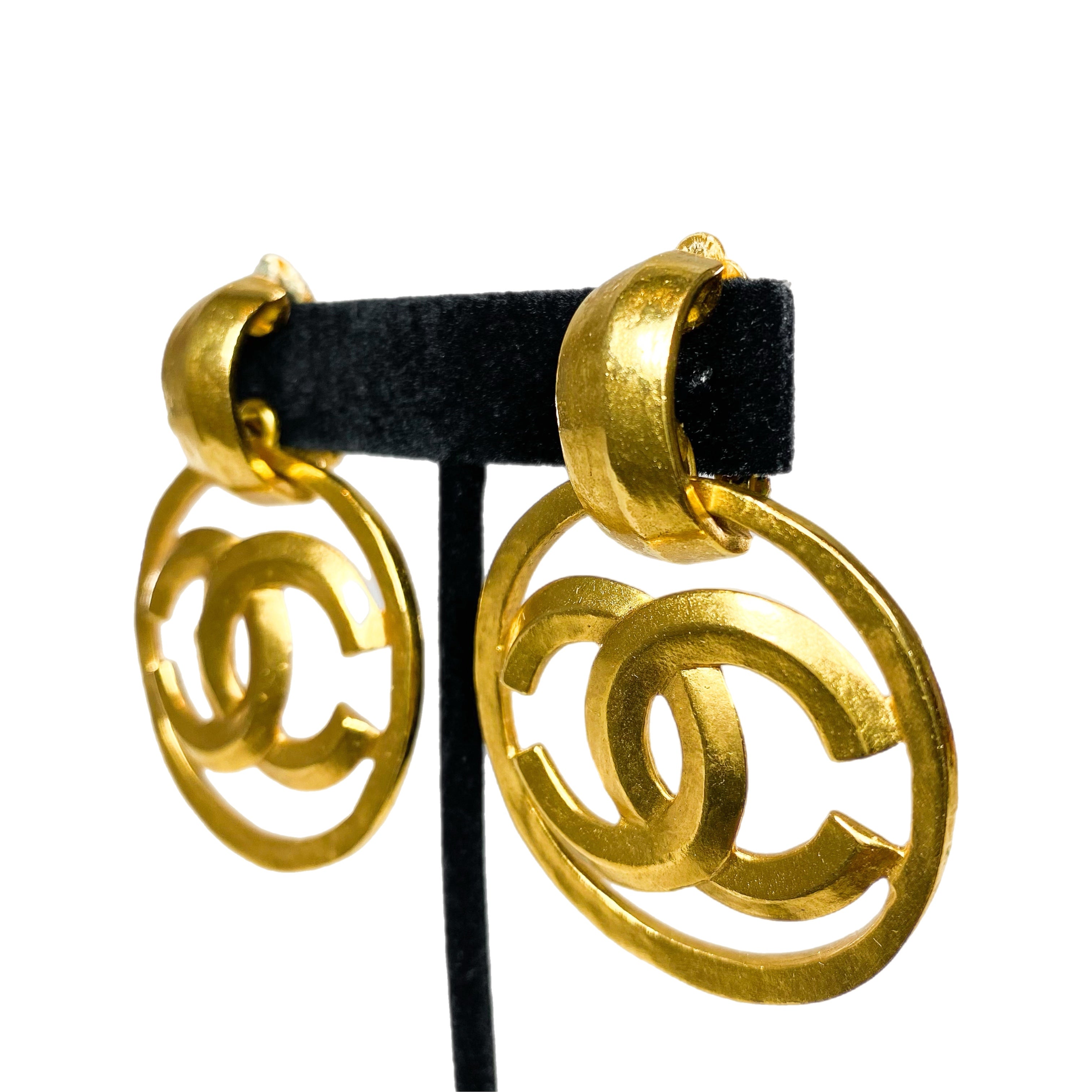 Chanel Gold CC Circle Vintage Clip On Earrings