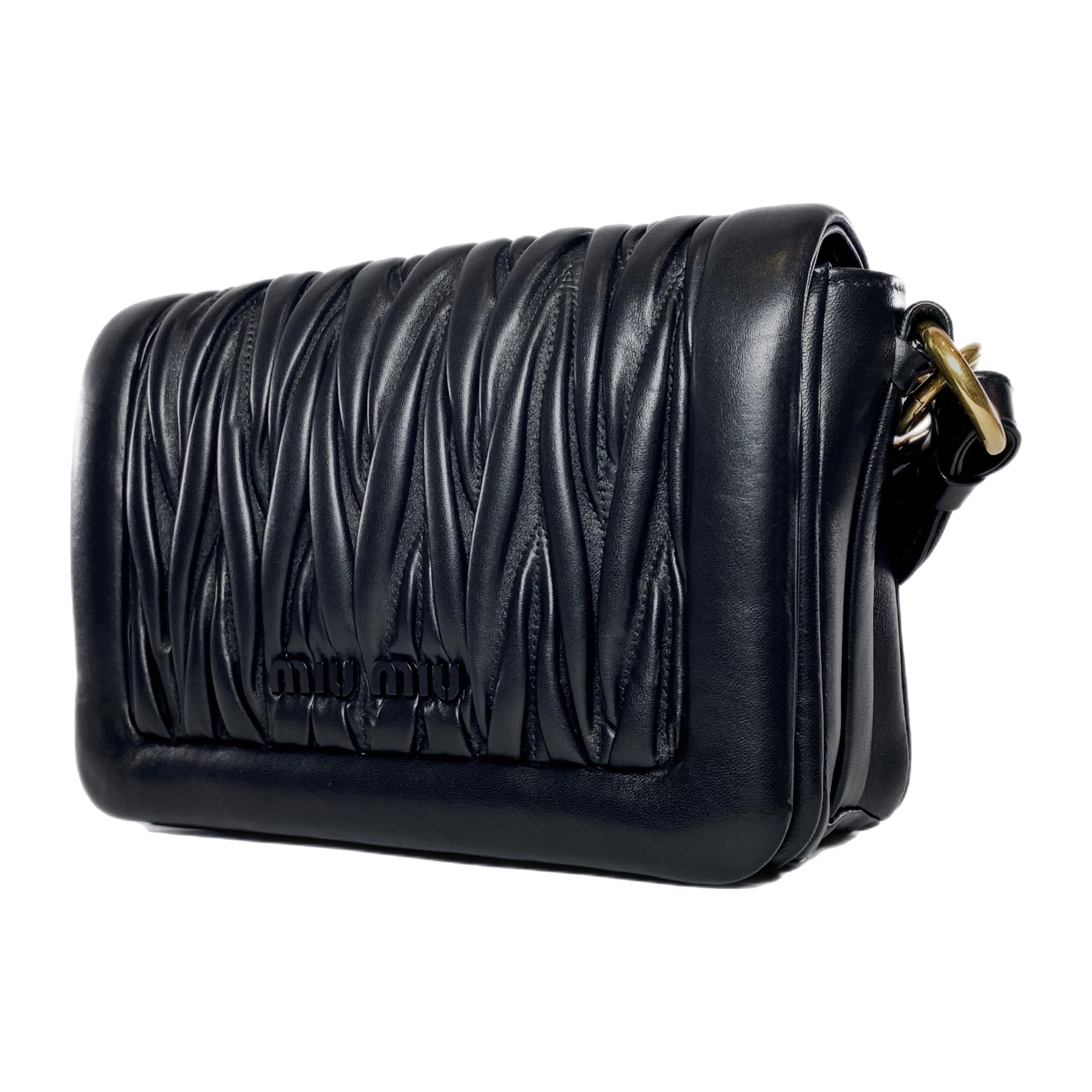 Miu miu matelasse discount patch shoulder bag